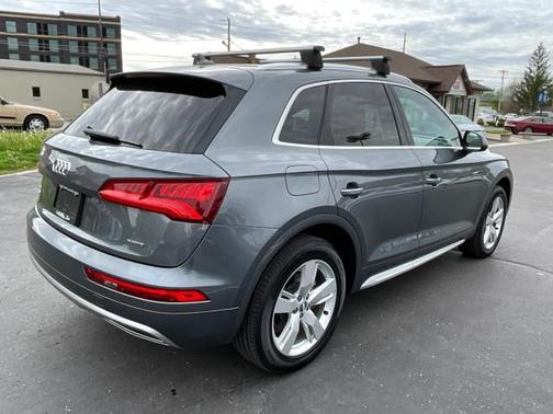 Manhattan Gray Metallic 2019 Audi Q5 2.0T Premium Plus