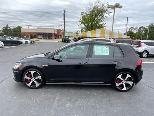 Deep Black Pearl 2016 Volkswagen Golf GTI 2.0T S 4-Door