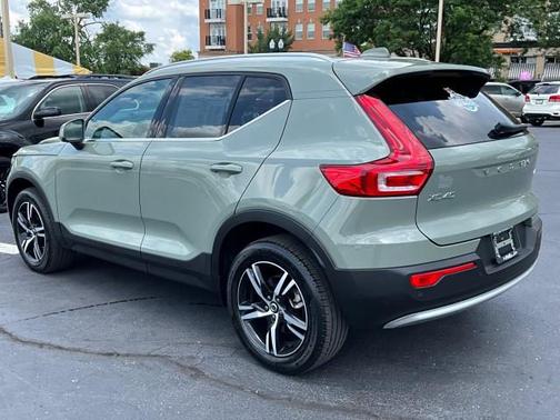 2024 Volvo XC40 B5 Core Bright Theme