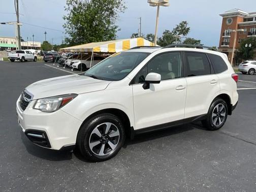 Crystal White Pearl 2017 Subaru Forester 2.5i Limited