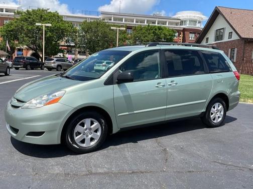 2008 Toyota Sienna LE