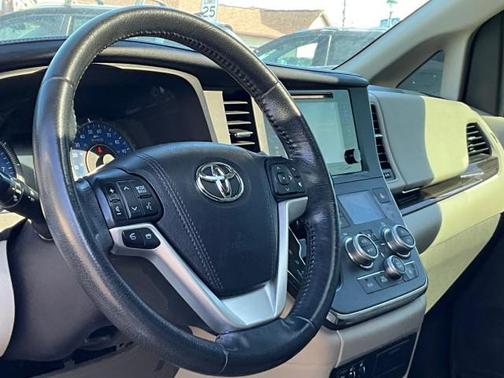 2015 Toyota Sienna XLE