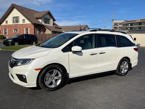 Lunar Silver Metallic 2018 Honda Odyssey EX-L