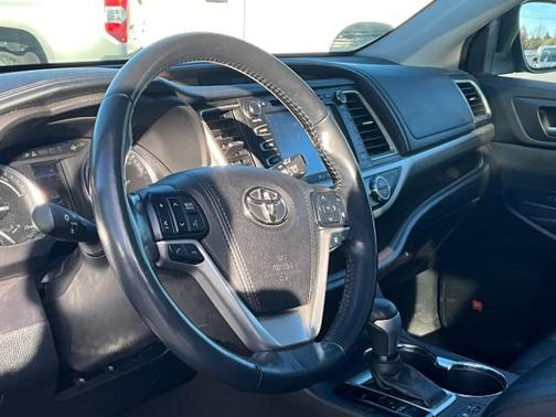 2017 Toyota Highlander Hybrid Platinum