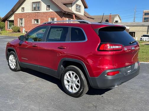 Deep Cherry Red Crystal Pearlcoat 2016 Jeep Cherokee Limited