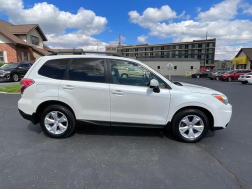 Satin White Pearl 2014 Subaru Forester 2.5i Premium
