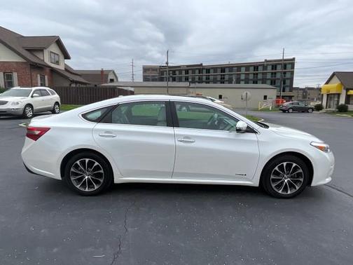 Blizzard Pearl 2016 Toyota Avalon Hybrid XLE Premium