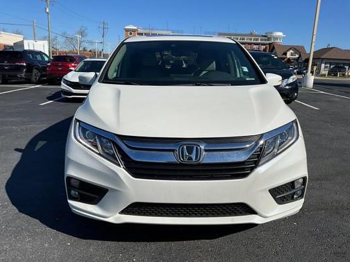 White Diamond Pearl 2018 Honda Odyssey EX-L