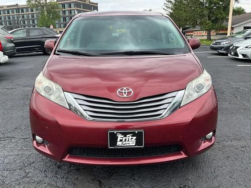 2017 Toyota Sienna XLE