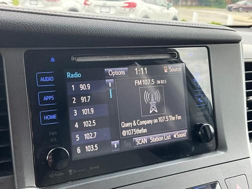 2017 Toyota Sienna XLE