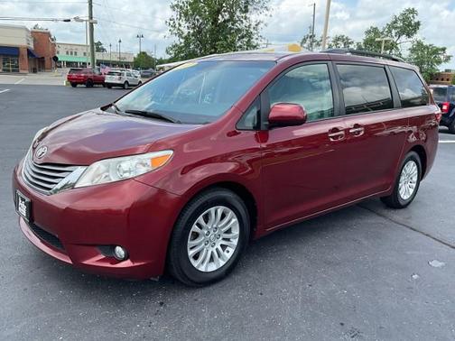 2017 Toyota Sienna XLE