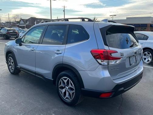 2022 Subaru Forester Premium