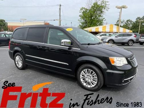 Brilliant Black Crystal Pearlcoat 2013 Chrysler Town & Country Touring-L