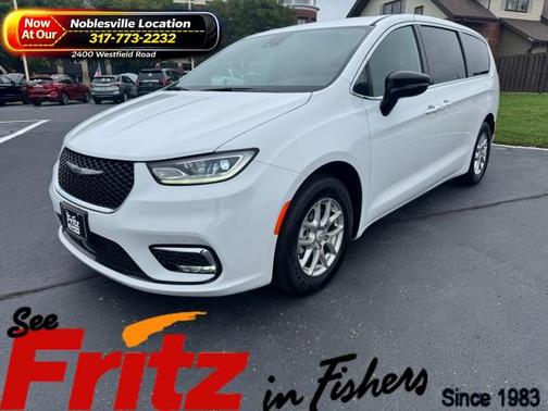 Bright White Clearcoat 2026 Chrysler Pacifica L