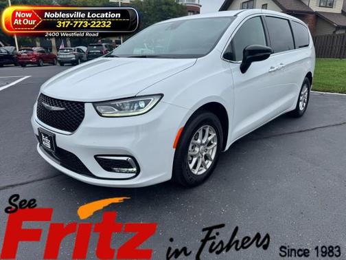 Bright White Clearcoat 2026 Chrysler Pacifica L