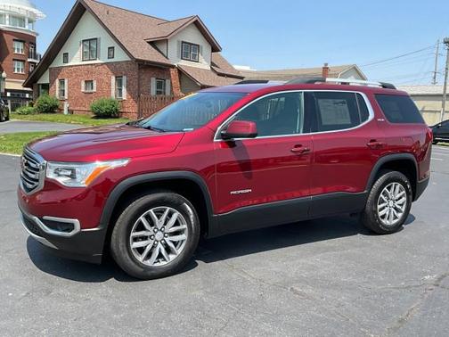 2017 GMC Acadia SLE-2