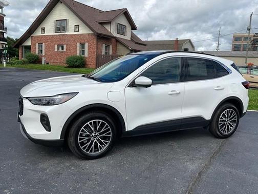 Star White Metallic Tri-Coat 2024 Ford Escape PHEV Base