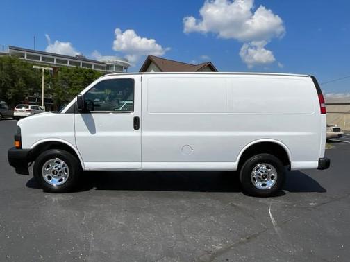 2023 GMC Savana 2500 Work Van