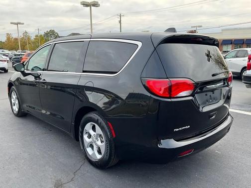 2017 Chrysler Pacifica LX