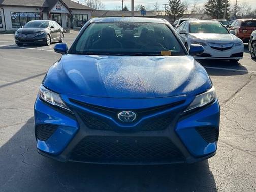 2020 Toyota Camry SE