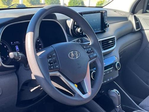2021 Hyundai TUCSON SE