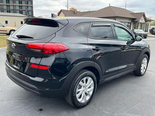 2021 Hyundai TUCSON SE