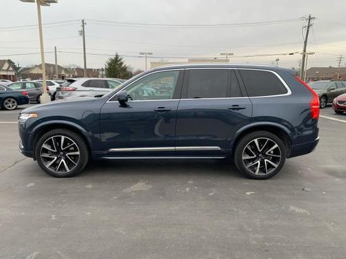 2022 Volvo XC90 Recharge Plug-In Hybrid T8 Inscription Expression 7 Passenger