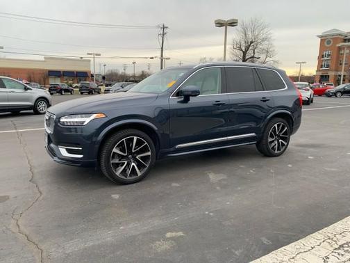 2022 Volvo XC90 Recharge Plug-In Hybrid T8 Inscription Expression 7 Passenger