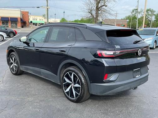 Deep Black Pearl 2023 Volkswagen ID.4 AWD Pro S