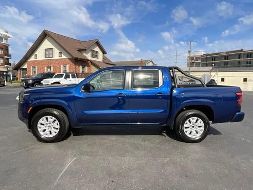 Deep Blue Pearl 2022 Nissan Frontier SV