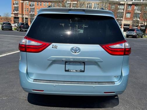 2015 Toyota Sienna XLE
