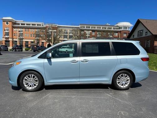 2015 Toyota Sienna XLE