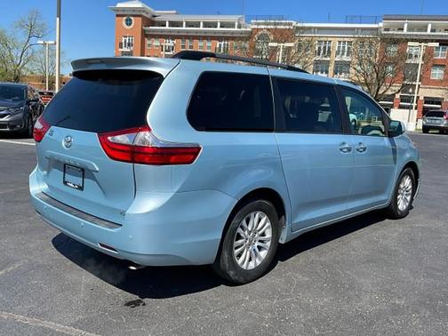 2015 Toyota Sienna XLE