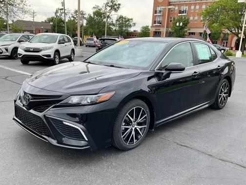 Midnight Black Metallic 2024 Toyota Camry SE