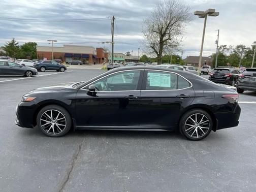 Midnight Black Metallic 2024 Toyota Camry SE