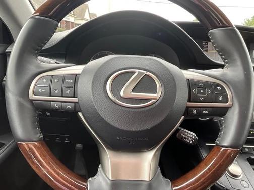 Eminent White Pearl 2017 Lexus ES 350 Base