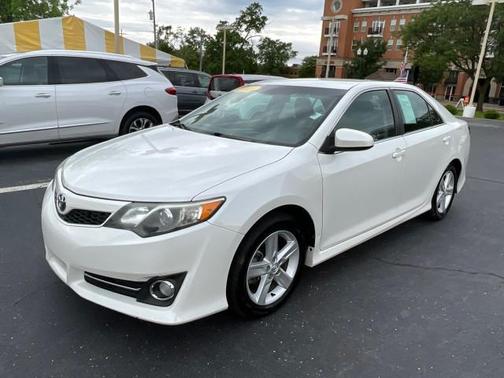 WHITE 2014 Toyota Camry SE Sport
