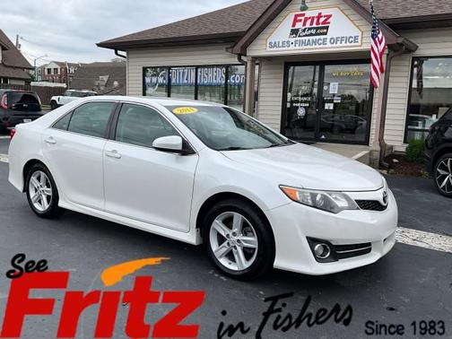 WHITE 2014 Toyota Camry SE Sport