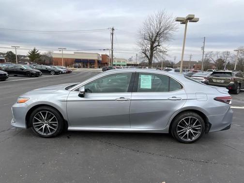 2021 Toyota Camry Hybrid XLE