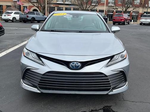 2021 Toyota Camry Hybrid XLE