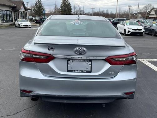 2021 Toyota Camry Hybrid XLE