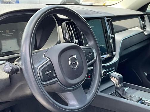 2019 Volvo XC60 T5 Momentum