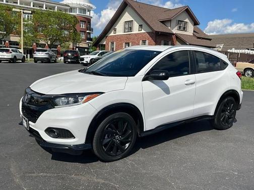 Platinum White Pearl 2022 Honda HR-V 2WD Sport