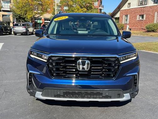 Obsidian Blue Pearl 2023 Honda Pilot Touring 8-Passenger