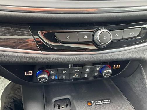 White Frost Tricoat 2019 Buick Enclave Avenir