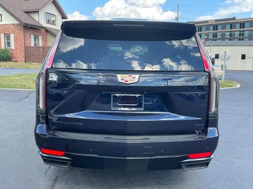 2022 Cadillac Escalade ESV Sport