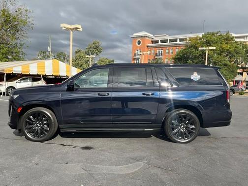 2022 Cadillac Escalade ESV Sport