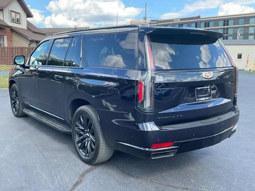 2022 Cadillac Escalade ESV Sport