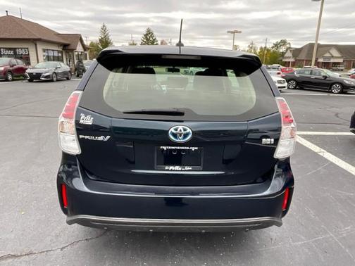 2017 Toyota Prius v Three