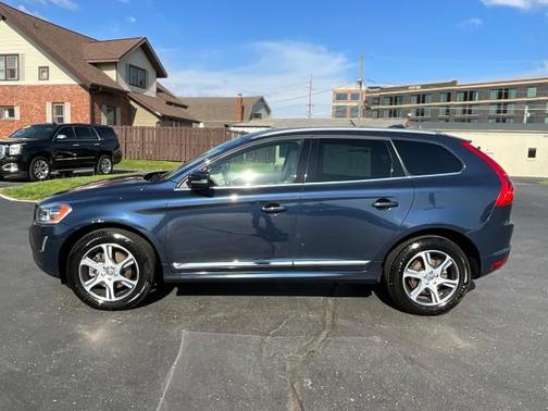 Caspian Blue Metallic 2015 Volvo XC60 T6
